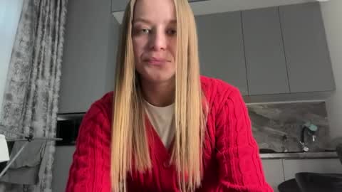 Snapshot of leona_grand chatting on June 2026 02:33:01 PM Emma online show from June 2026 02:33:01 PM