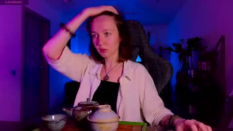 Snapshot of leona_nick chatting on November 2025 01:44:02 PM leona online show from November 2025 01:44:02 PM