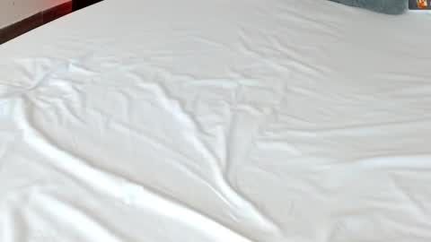 Snapshot of leonacutecam chatting on February 2025 12:02:01 AM LUCY online show from February 2025 12:02:01 AM