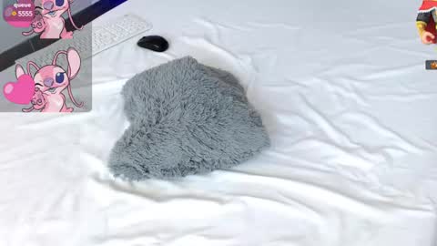 Snapshot of leonacutecam chatting on February 2025 11:46:01 PM LUCY online show from February 2025 11:46:01 PM