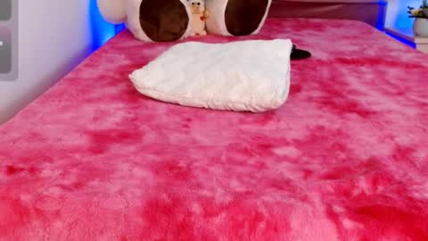 Snapshot of leonacutecam chatting on September 2025 11:48:02 PM LUCY online show from September 2025 11:48:02 PM