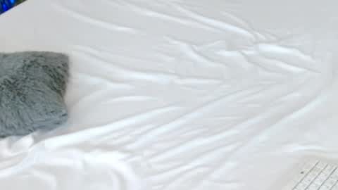 LUCY online show from April 2026 09:18:02 PM