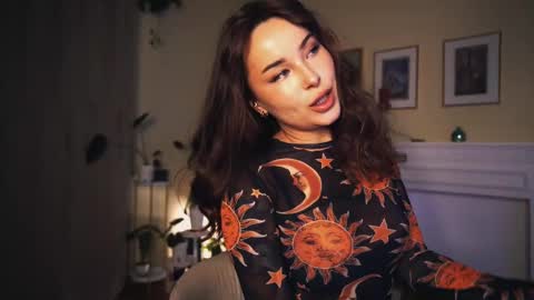 Snapshot of leonamell chatting on February 2025 06:44:01 PM Leo online show from February 2025 06:44:01 PM