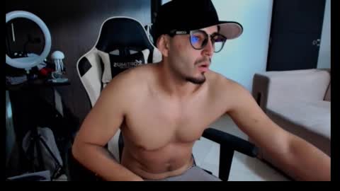 leonandresough online show from October 2025 07:14:01 PM