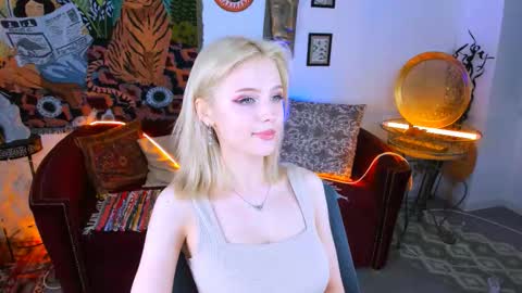 Snapshot of leonastone chatting on September 2025 05:29:02 PM leonastone online show from September 2025 05:29:02 PM