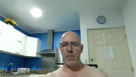 leonew71 online show from October 2025 09:02:01 PM