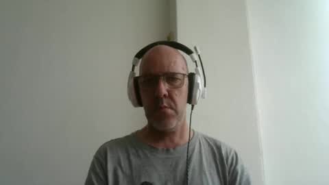 leonew71 online show from April 2026 11:16:01 AM