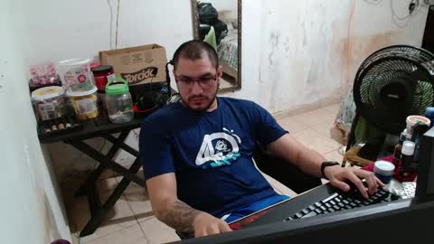 leonino231 online show from October 2025 09:12:02 PM