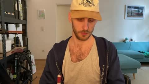 Leon online show from March 2026 01:00:01 PM