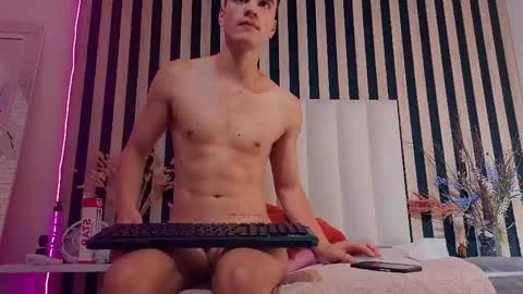 leotease online show from May 2026 11:12:03 PM