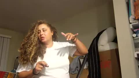 leothegirl88 online show from June 2026 07:40:02 AM