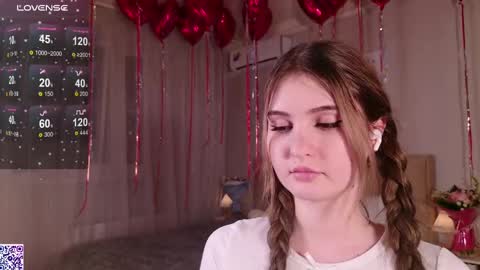 Nicole Moore online show from February 2025 04:59:02 PM