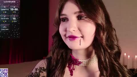 Nicole Moore online show from October 2025 03:57:02 PM