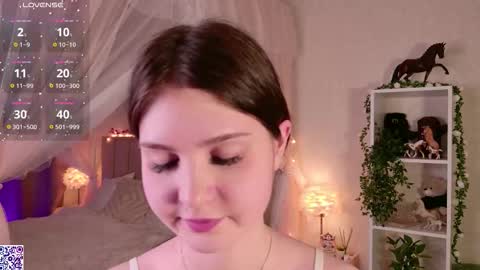 Nicole Moore online show from December 2025 03:08:02 PM