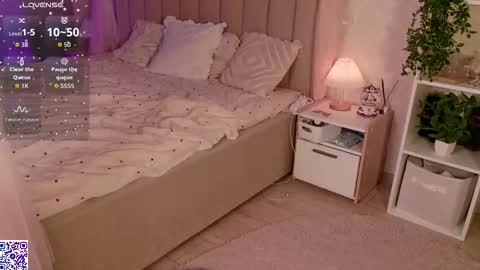 Nicole Moore online show from January 2026 03:05:02 PM