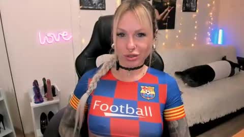 Lerika Moore online show from June 2026 08:18:01 PM