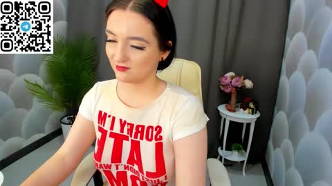 Lesley online show from November 2025 05:27:02 AM