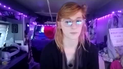 Snapshot of lesleygumgrass chatting on February 2025 08:05:01 PM LesleyGumGrass- The Boring Trans girl online show from February 2025 08:05:01 PM