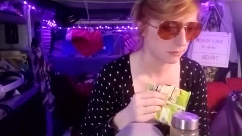 Snapshot of lesleygumgrass chatting on February 2025 06:20:02 AM LesleyGumGrass- The Boring Trans girl online show from February 2025 06:20:02 AM
