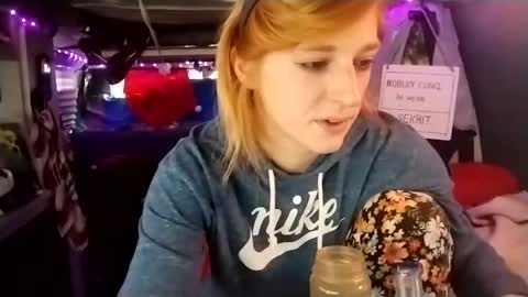 Snapshot of lesleygumgrass chatting on February 2025 06:47:02 PM LesleyGumGrass- The Boring Trans girl online show from February 2025 06:47:02 PM