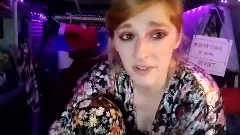 Snapshot of lesleygumgrass chatting on February 2025 06:55:01 AM LesleyGumGrass- The Boring Trans girl online show from February 2025 06:55:01 AM