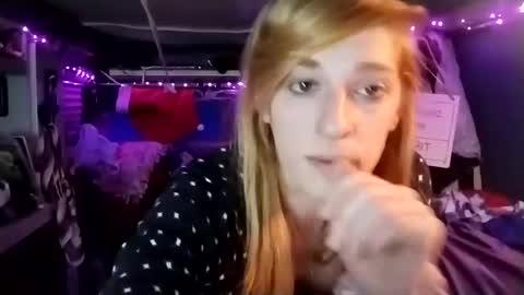 Snapshot of lesleygumgrass chatting on February 2025 05:44:02 AM LesleyGumGrass- The Boring Trans girl online show from February 2025 05:44:02 AM