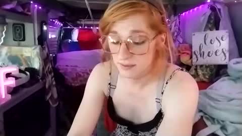 Snapshot of lesleygumgrass chatting on February 2025 02:46:02 PM LesleyGumGrass- The Boring Trans girl online show from February 2025 02:46:02 PM