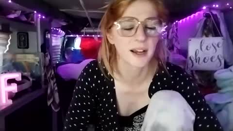 Snapshot of lesleygumgrass chatting on February 2025 07:07:01 PM LesleyGumGrass- The Boring Trans girl online show from February 2025 07:07:01 PM