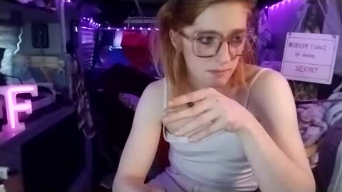 Snapshot of lesleygumgrass chatting on February 2025 08:36:01 PM LesleyGumGrass- The Boring Trans girl online show from February 2025 08:36:01 PM