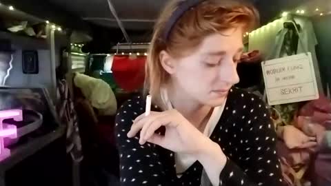Snapshot of lesleygumgrass chatting on February 2025 04:10:02 PM LesleyGumGrass- The Boring Trans girl online show from February 2025 04:10:02 PM