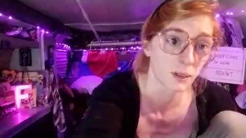 Snapshot of lesleygumgrass chatting on February 2025 04:47:01 AM LesleyGumGrass- The Boring Trans girl online show from February 2025 04:47:01 AM