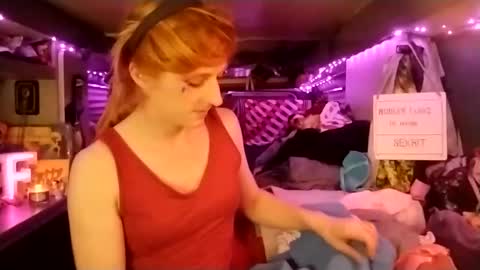 Snapshot of lesleygumgrass chatting on February 2025 12:54:02 AM LesleyGumGrass- The Boring Trans girl online show from February 2025 12:54:02 AM