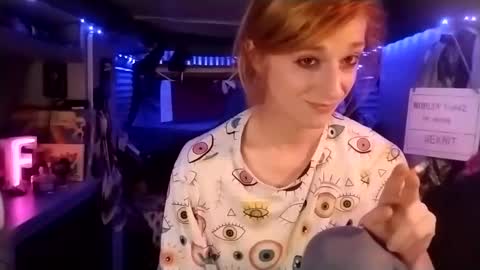Snapshot of lesleygumgrass chatting on March 2025 12:59:02 AM LesleyGumGrass- The Boring Trans girl online show from March 2025 12:59:02 AM