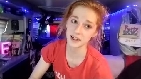 Snapshot of lesleygumgrass chatting on March 2025 04:46:01 PM LesleyGumGrass- The Boring Trans girl online show from March 2025 04:46:01 PM