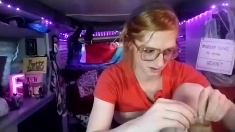 Snapshot of lesleygumgrass chatting on March 2025 10:42:01 PM LesleyGumGrass- The Boring Trans girl online show from March 2025 10:42:01 PM