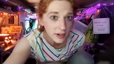 Snapshot of lesleygumgrass chatting on September 2025 05:45:01 PM LesleyGumGrass- The Boring Trans girl online show from September 2025 05:45:01 PM