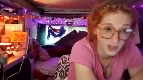 Snapshot of lesleygumgrass chatting on September 2025 08:09:01 PM LesleyGumGrass- The Boring Trans girl online show from September 2025 08:09:01 PM