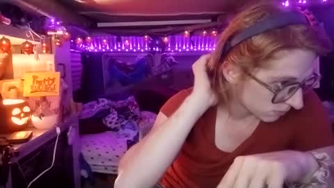 Snapshot of lesleygumgrass chatting on October 2025 12:38:01 AM LesleyGumGrass- The Boring Trans girl online show from October 2025 12:38:01 AM