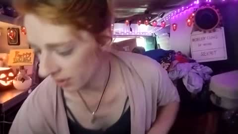 Snapshot of lesleygumgrass chatting on October 2025 02:15:02 PM LesleyGumGrass- The Boring Trans girl online show from October 2025 02:15:02 PM