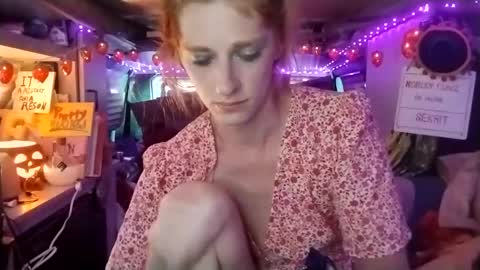 Snapshot of lesleygumgrass chatting on October 2025 02:37:02 PM LesleyGumGrass- The Boring Trans girl online show from October 2025 02:37:02 PM