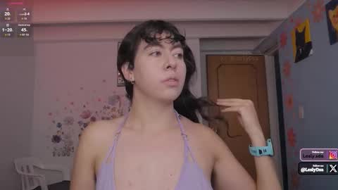 Snapshot of leslie9669 chatting on November 2025 01:54:02 PM Lesly online show from November 2025 01:54:02 PM