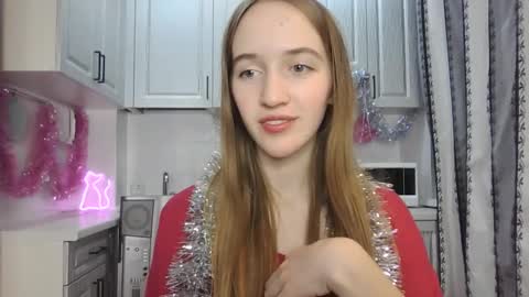  LESLIE   online show from December 2024 10:58:02 PM