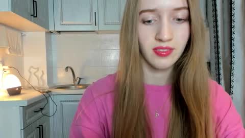  LESLIE   online show from October 2025 07:55:01 PM