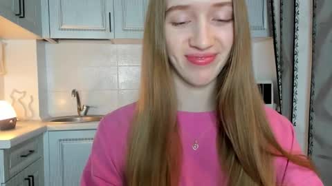  LESLIE   online show from October 2025 08:38:01 PM