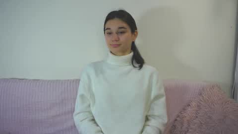 Naomi online show from October 2025 08:20:01 PM