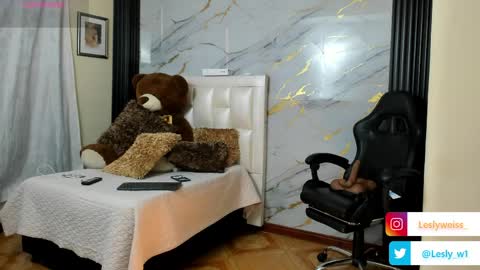 I am here from Monday to Friday from 730 am to 130 pm Colombia time and saturday from 500 am to 1000 am .... Soon Blue page online show from April 2026 12:21:01 PM