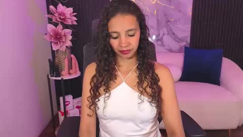 Snapshot of leslyflorez chatting on September 2025 04:27:01 AM Lesly online show from September 2025 04:27:01 AM