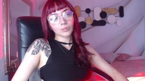 Snapshot of lessboobs_gh chatting on December 2024 03:53:02 PM Less online show from December 2024 03:53:02 PM