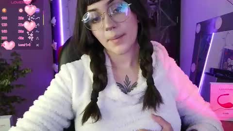 Snapshot of lessboobs_gh chatting on October 2025 05:46:01 PM Less online show from October 2025 05:46:01 PM