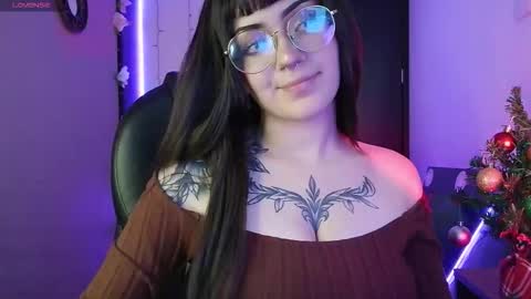 Snapshot of lessboobs_gh chatting on November 2025 02:49:01 PM Less online show from November 2025 02:49:01 PM